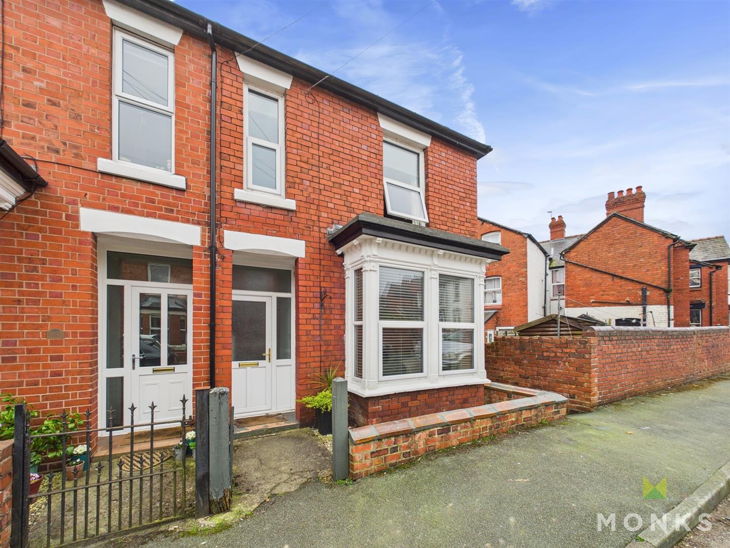 25 Stewart Road, Oswestry, SY11 2HB For Sale